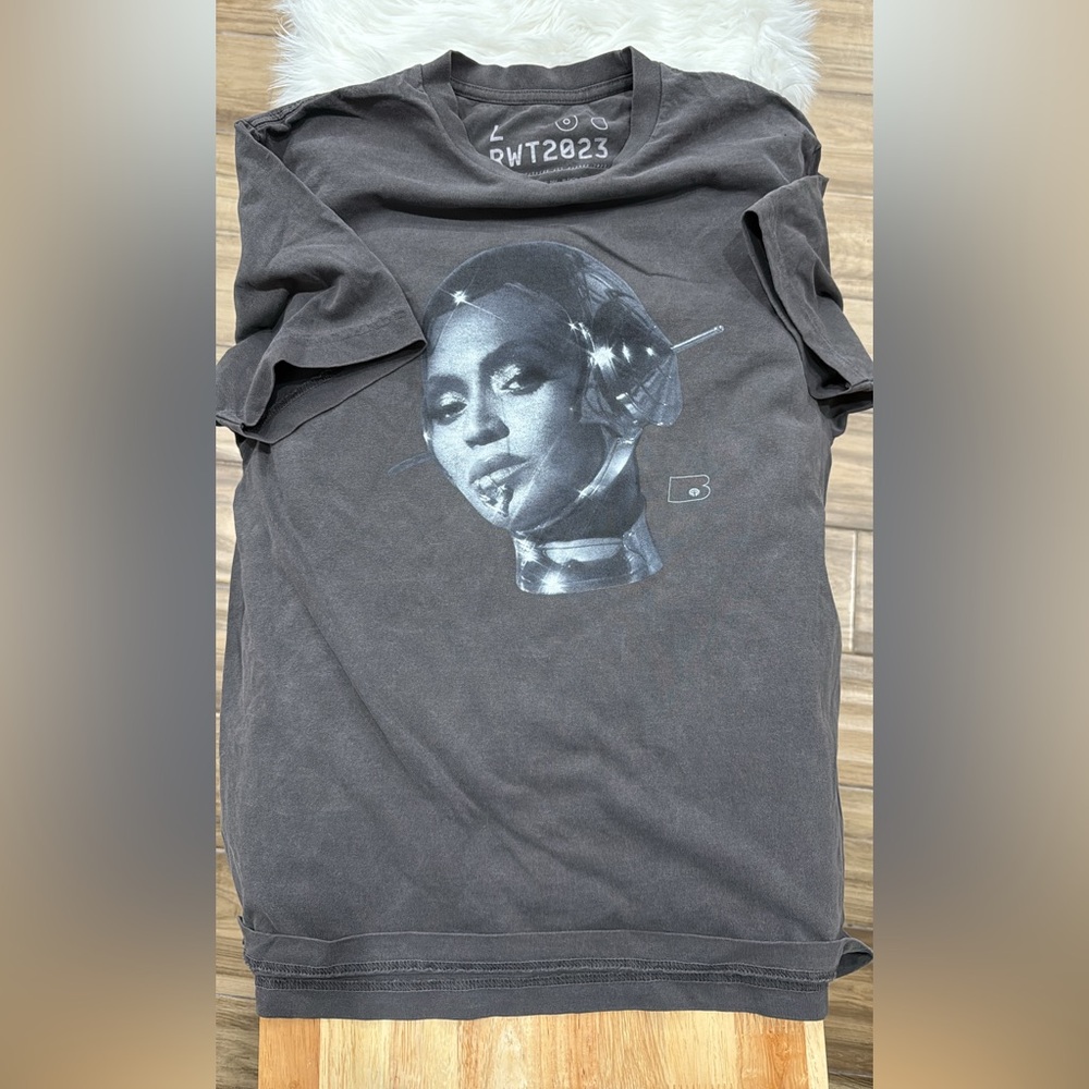 Beyoncé renaissance 2023 tour shirt